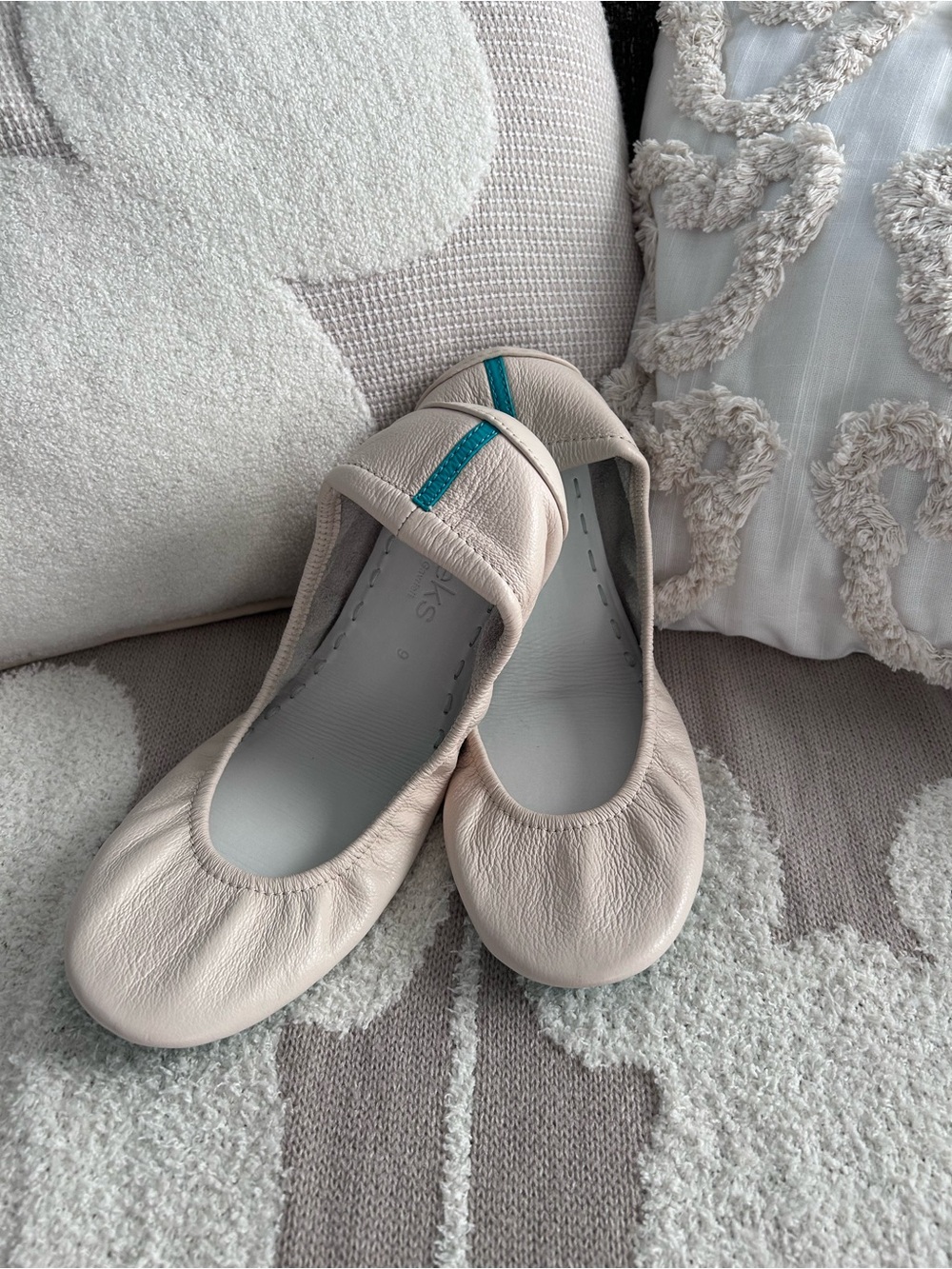 Tieks by Gavrieli - Cream Ballet Flats - Picture 5 of 10